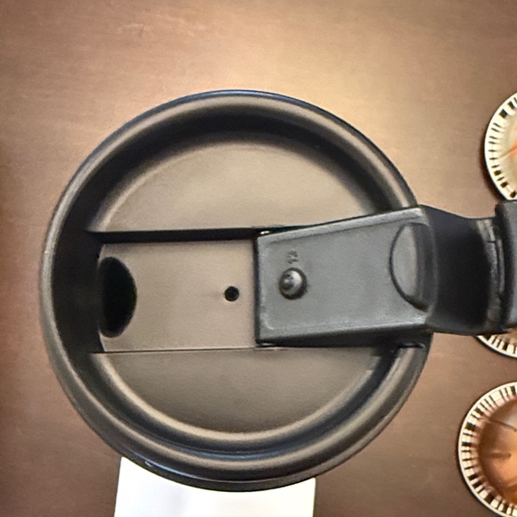 NEW Nespresso Travel Mug Touch  with 17 VERTUO Pods 13 pods PLUS 3 Surprise pods - Picture 9 of 16